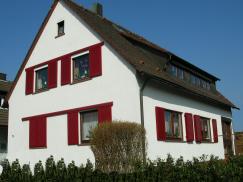 Schiebeladen in Braunrot