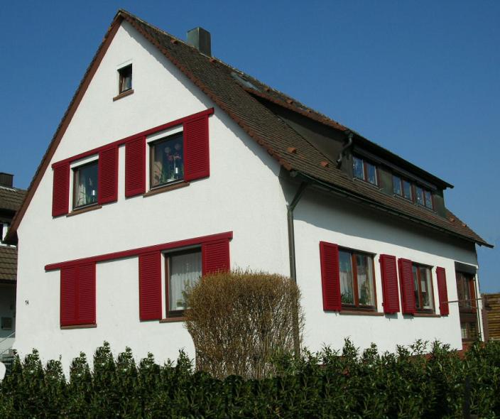 Schiebeladen in Braunrot